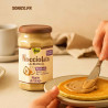 Dégustation gourmande de Nocciolata à la cuillère, ambiance noisette